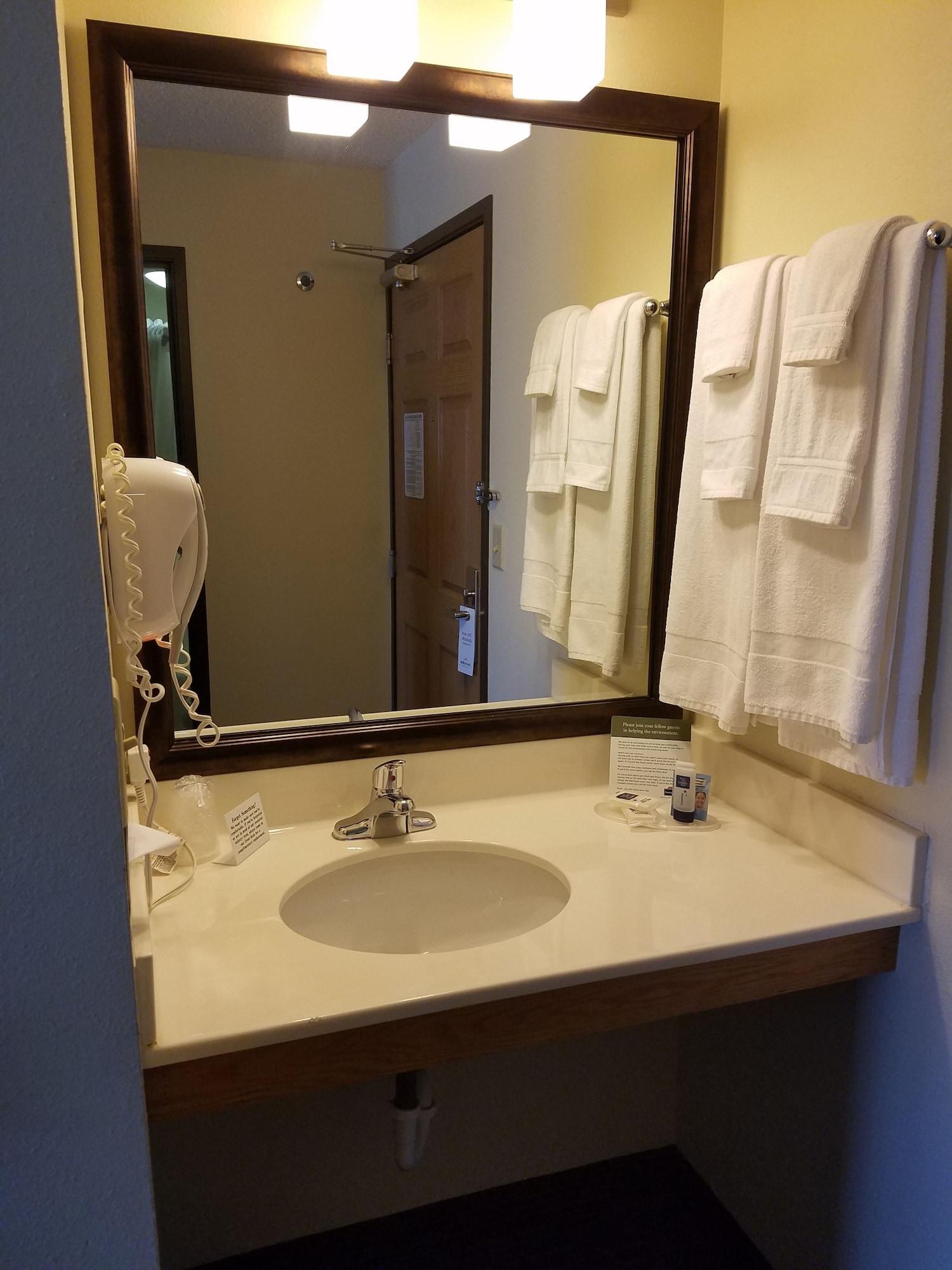 Americinn By Wyndham Rice Lake Ngoại thất bức ảnh