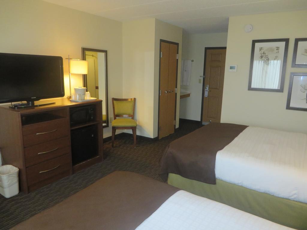 Americinn By Wyndham Rice Lake Phòng bức ảnh