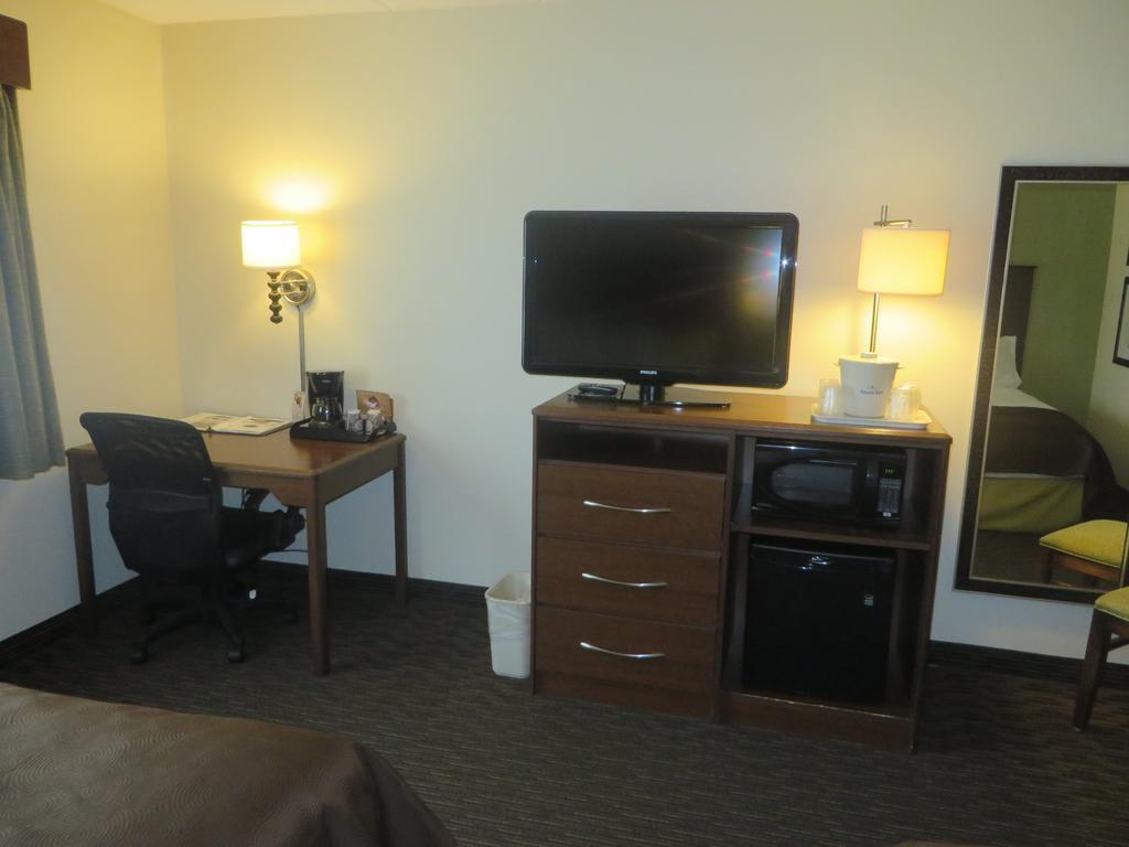Americinn By Wyndham Rice Lake Phòng bức ảnh