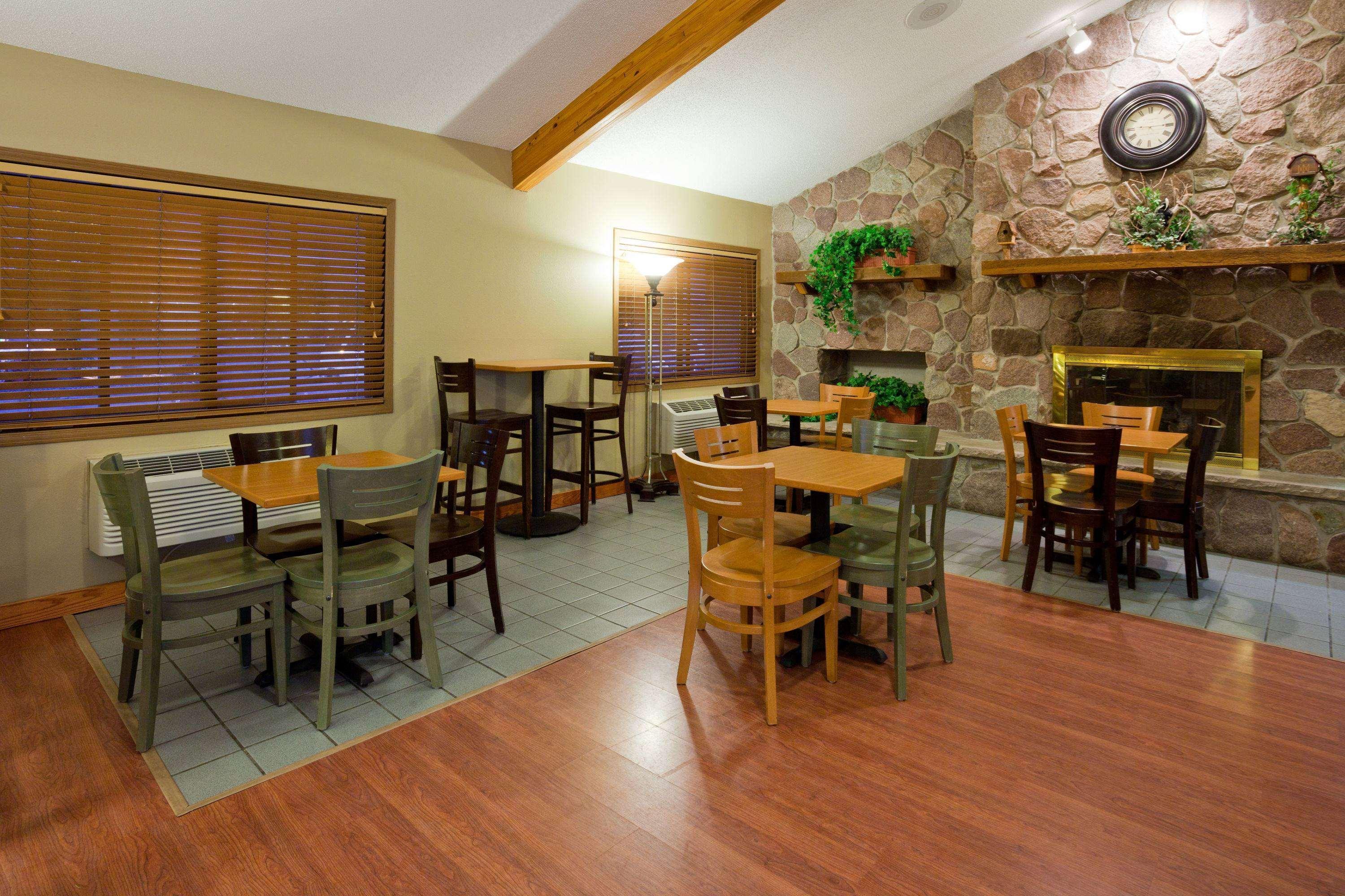 Americinn By Wyndham Rice Lake Ngoại thất bức ảnh